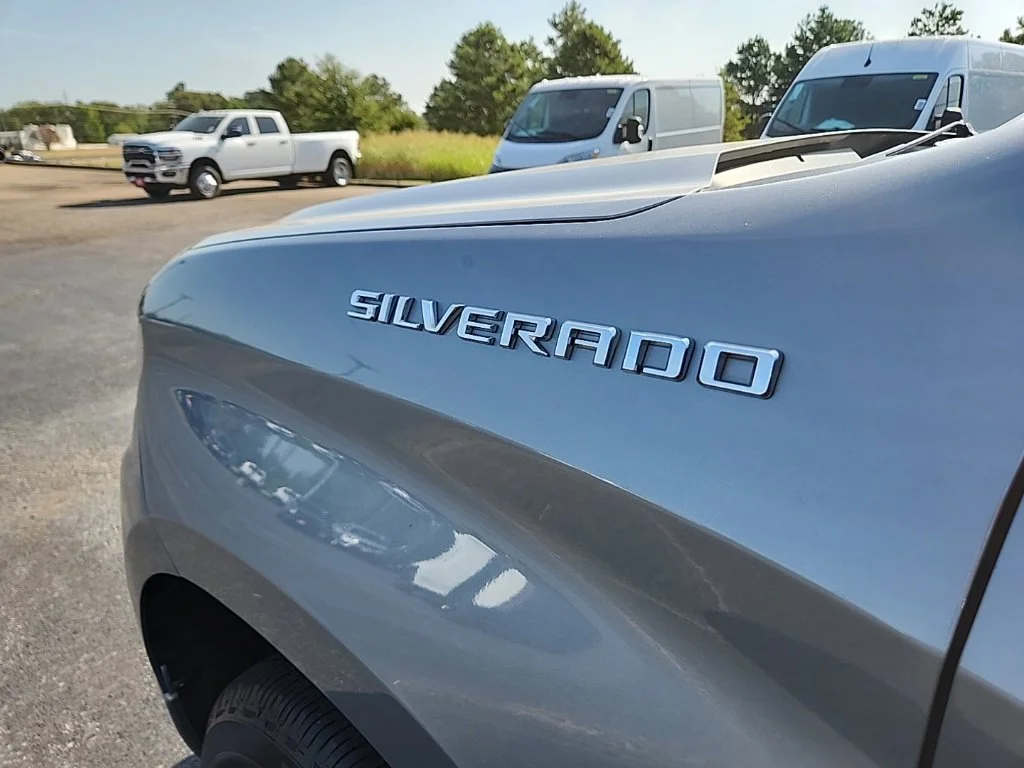 Used 2023 Gray Chevrolet Custom image 41