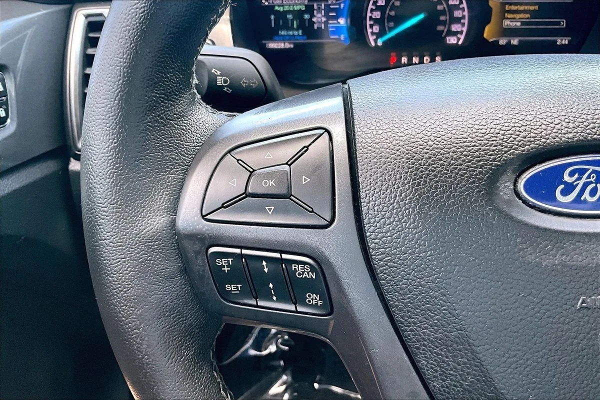 Used 2019  Ford LARIAT image 12