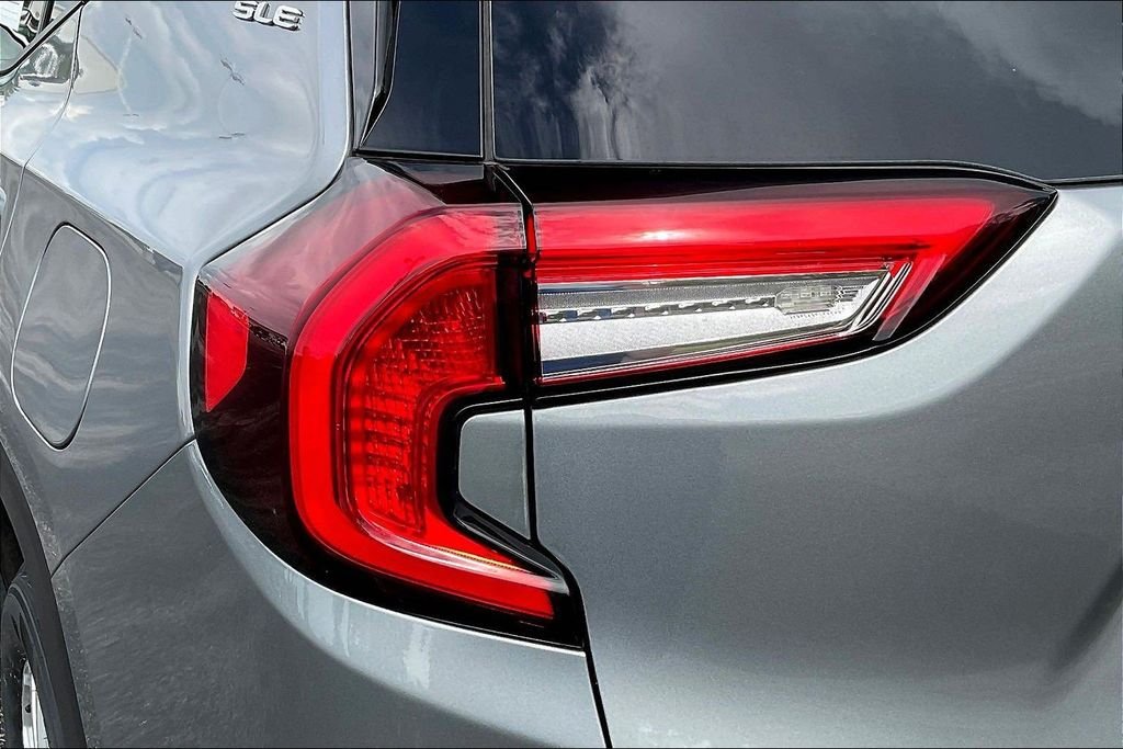 Used 2024 Silver GMC SLE image 26