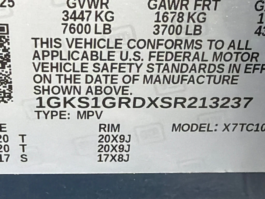 Used 2025 Blue GMC Elevation image 33