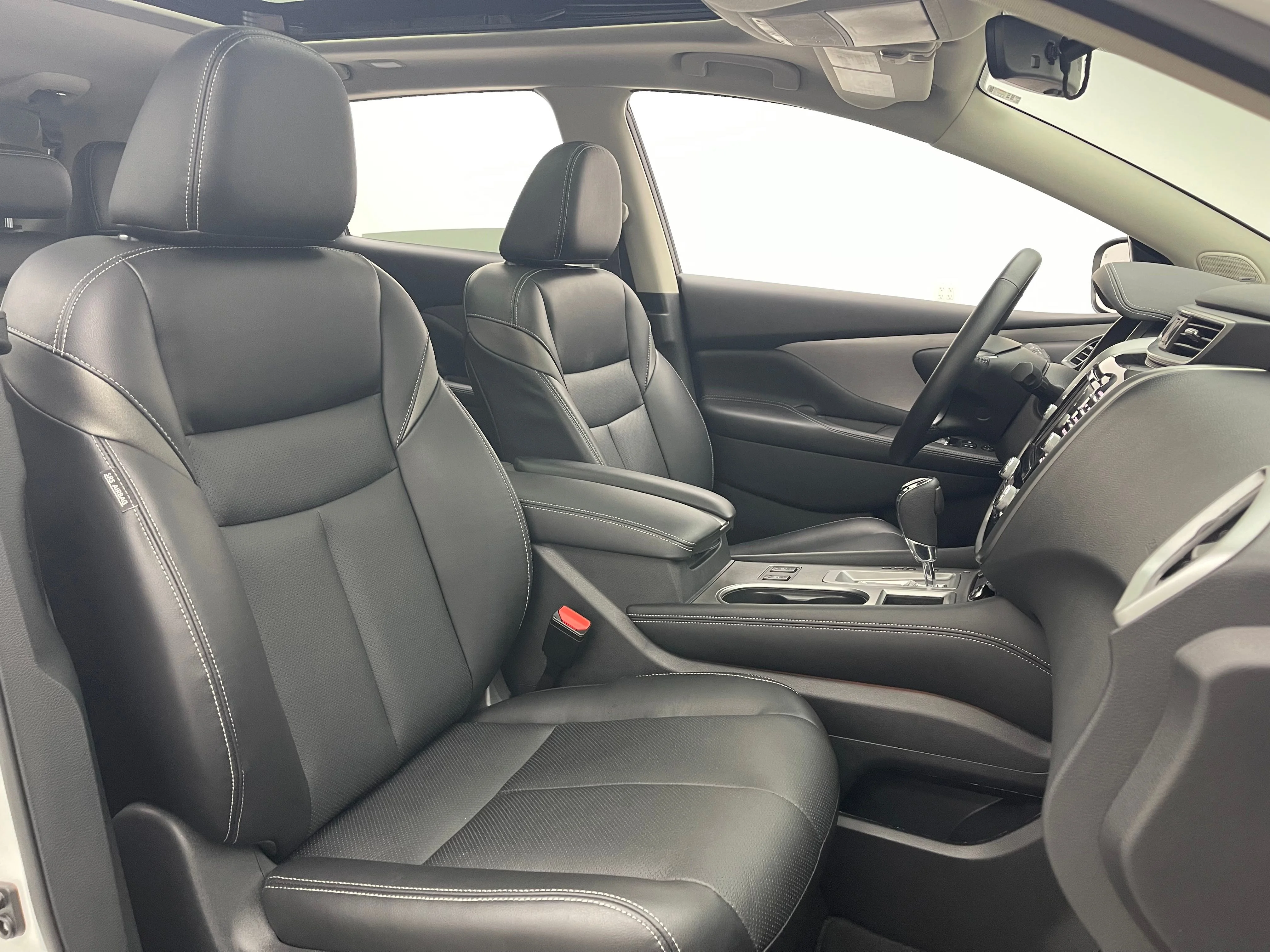 Used 2024 Pearl White Tricoat Nissan SL image 35