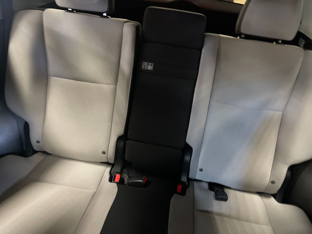 Certified Used 2017 Silver Toyota XLE image 25