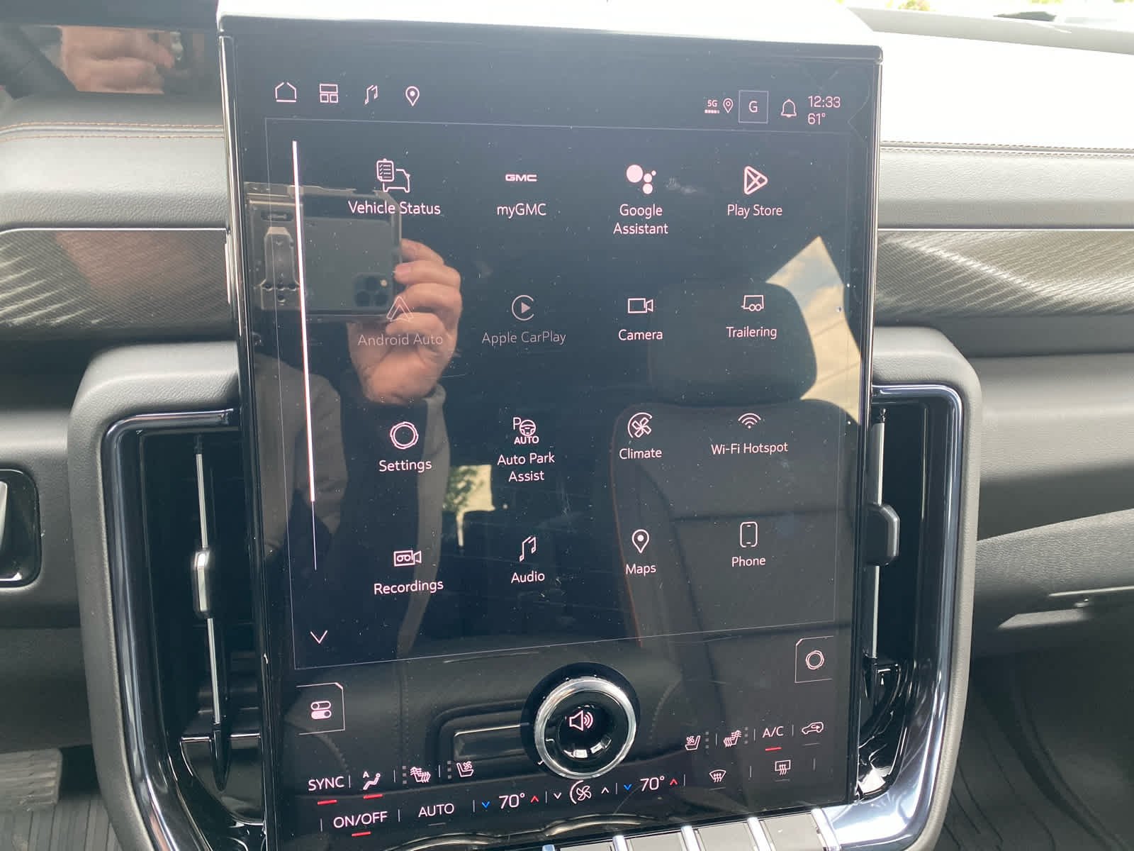 2026 GMC Yukon AT4 - Photo 18