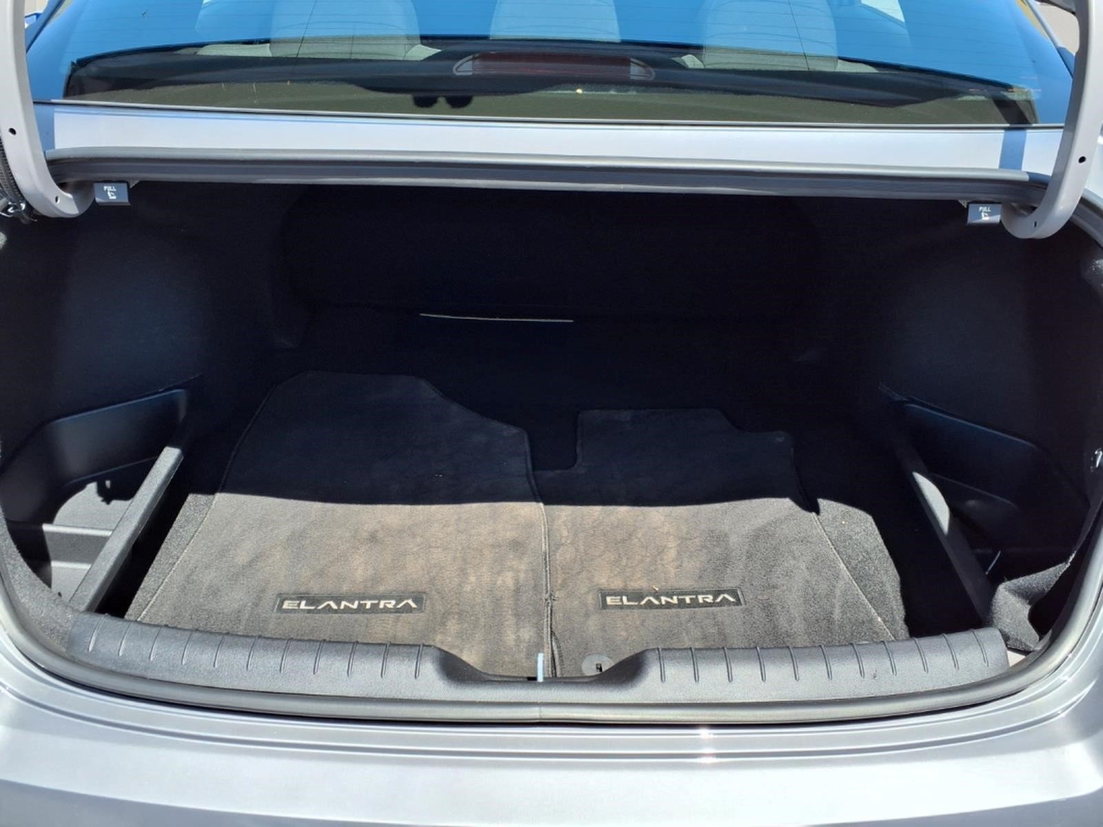 Used 2025 Gray Hyundai SEL Sport image 23