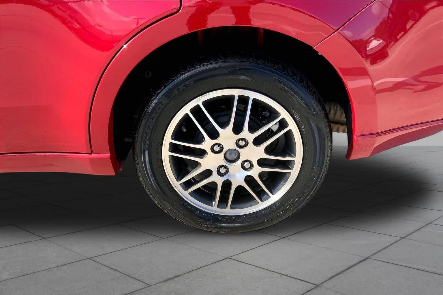 Used 2010 Sangria Red Metallic Ford SE image 10