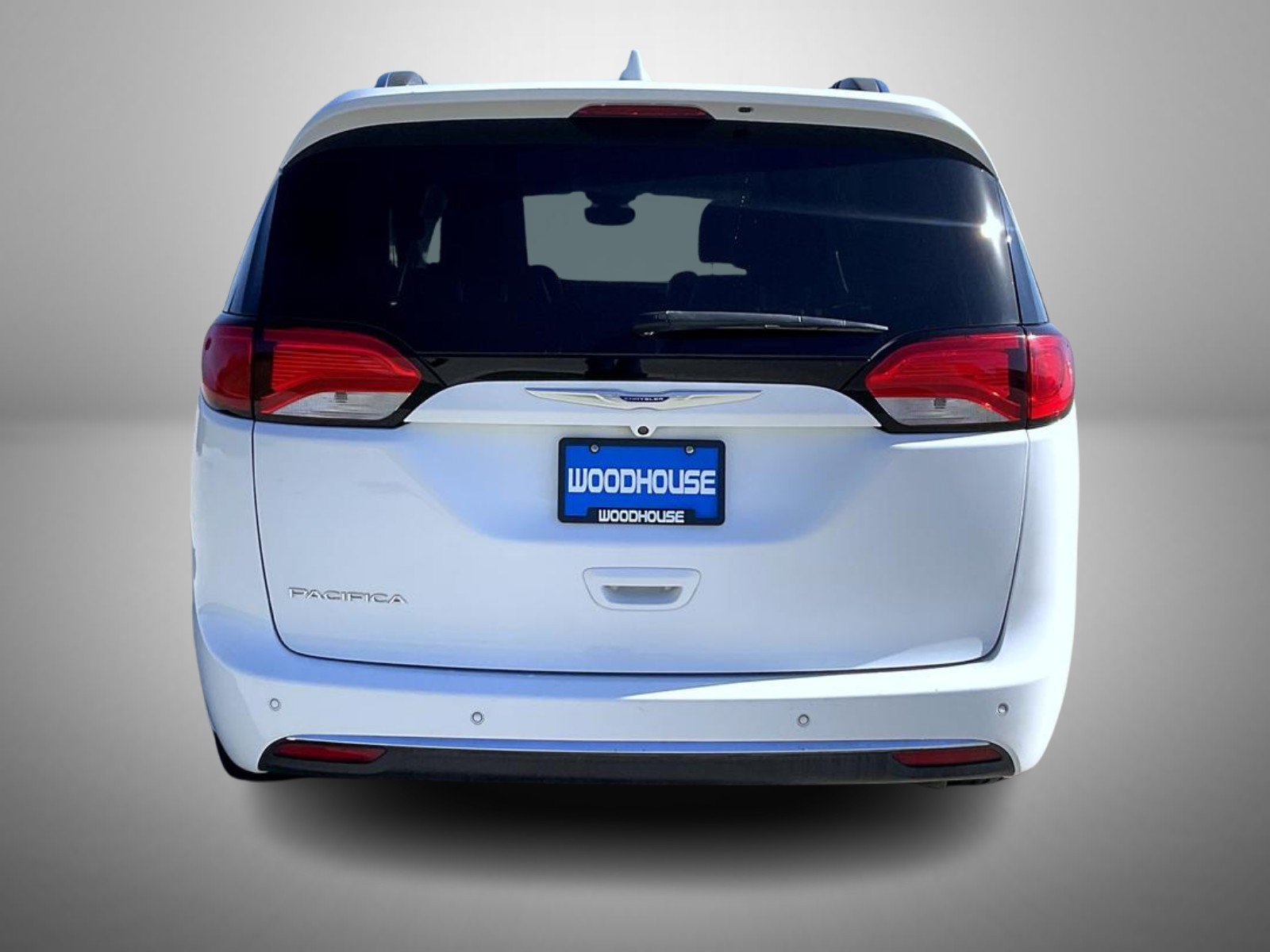 Used 2018 White Chrysler Touring L Plus image 6