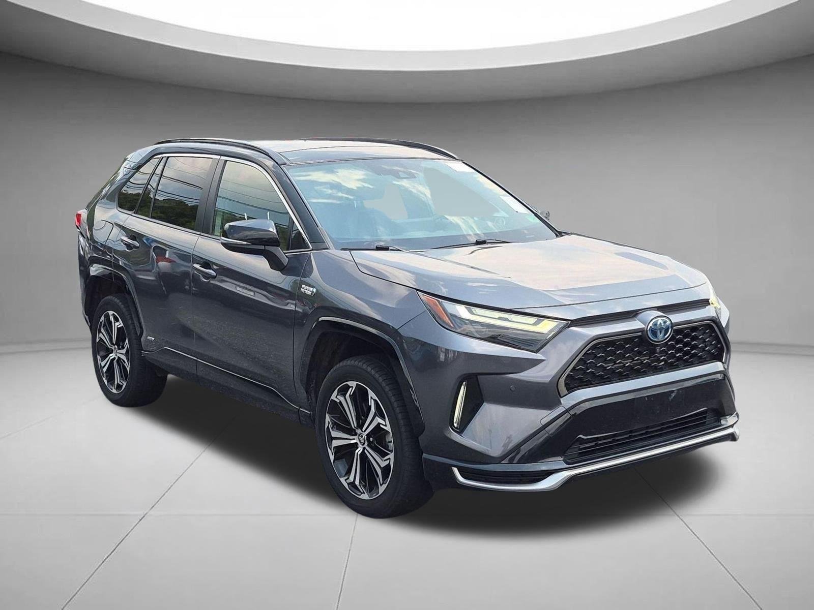 Used 2022  Toyota XSE image 7