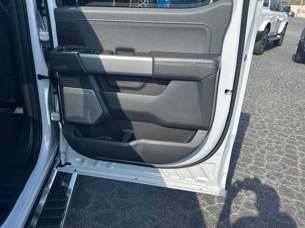 New 2025 White Ford Lariat image 16