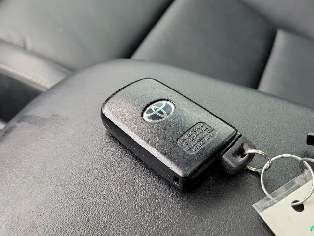 2017 Toyota RAV4 Limited - Photo 36