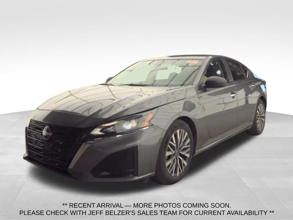 Used 2025 Gun Metallic Nissan 2.5 SV image 1