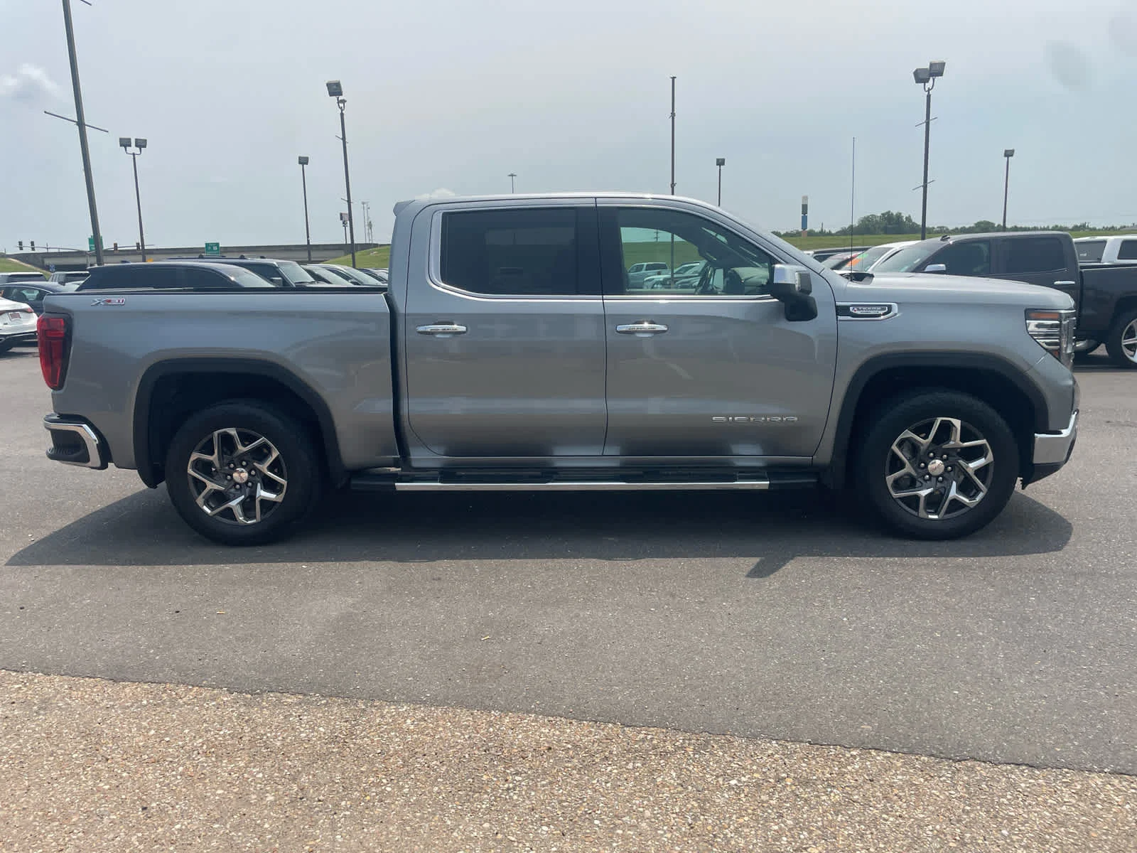 Used 2025 Sterling Metallic GMC SLT image 5