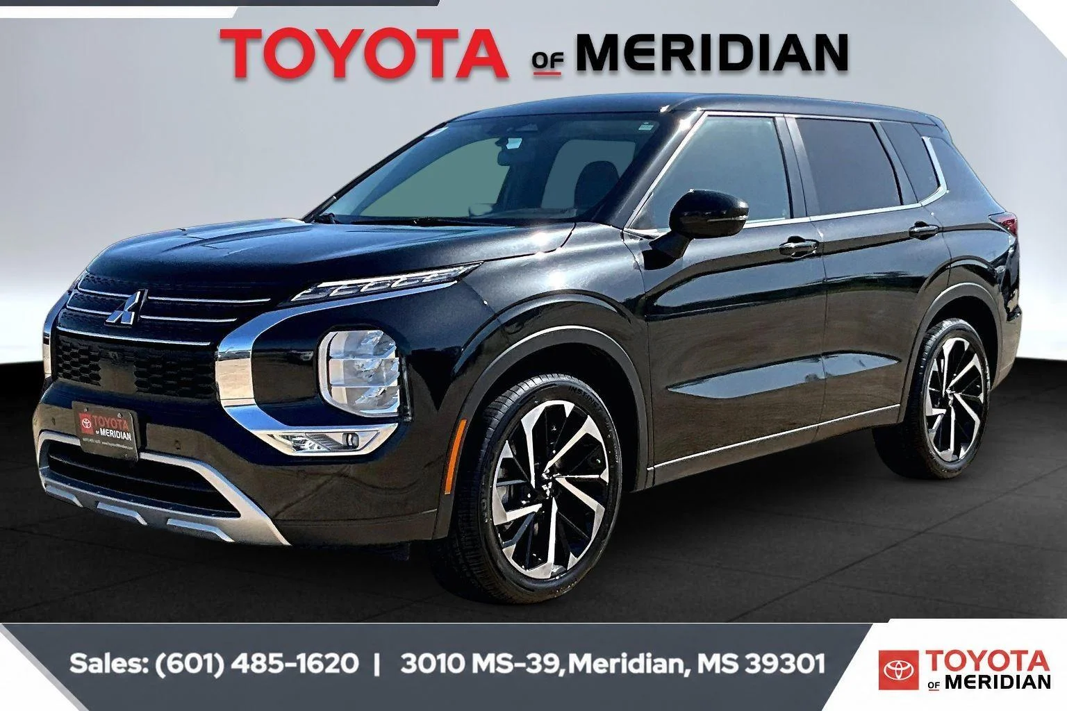 Used 2024 Black Diamond Mitsubishi SE image 10