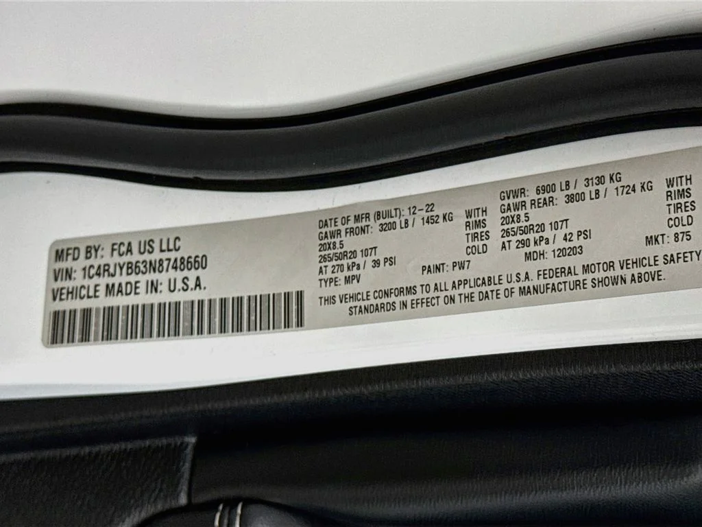 Used 2022 White Jeep 4xe image 31