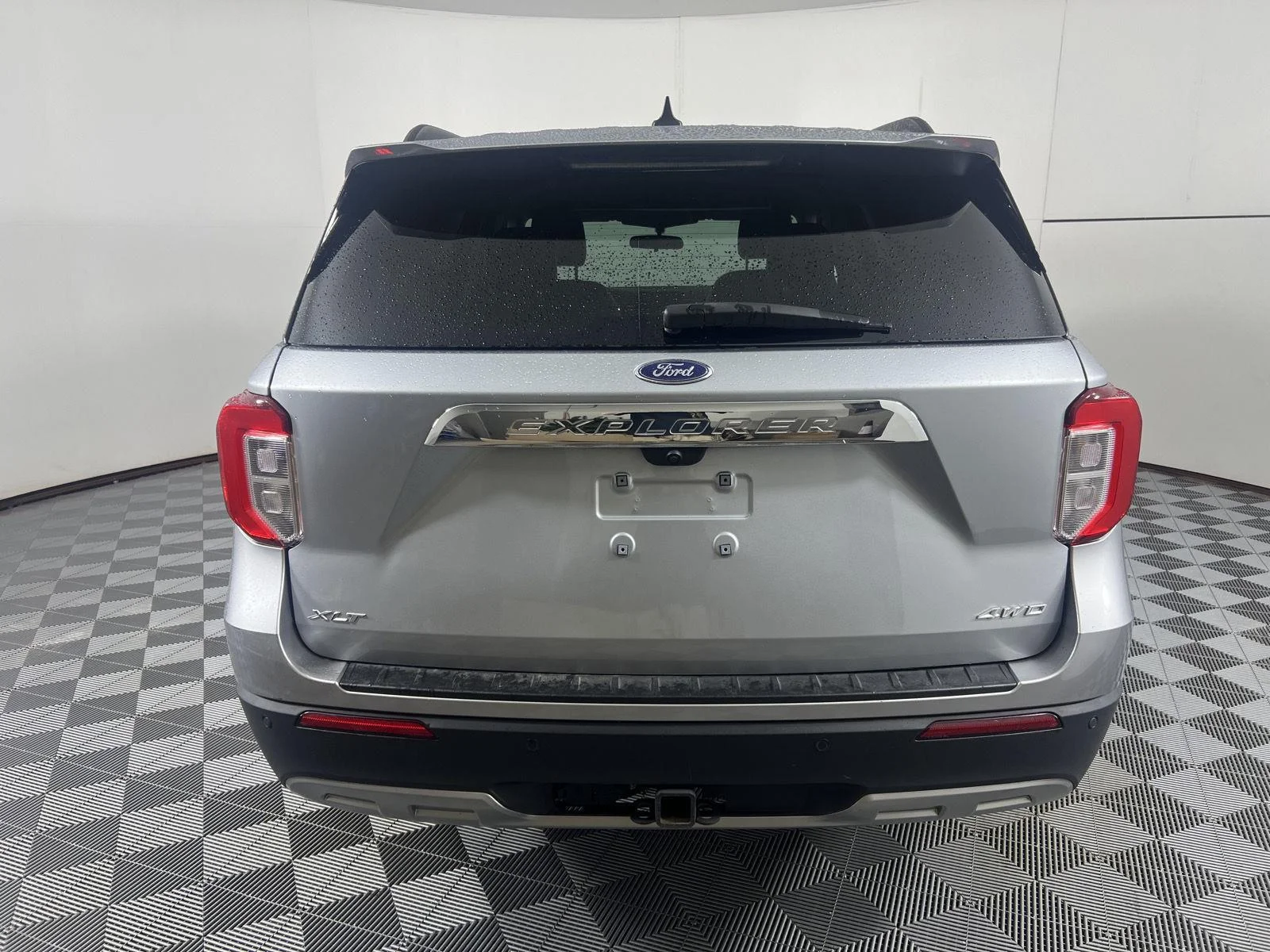 Used 2023 Iconic Silver Ford XLT image 10