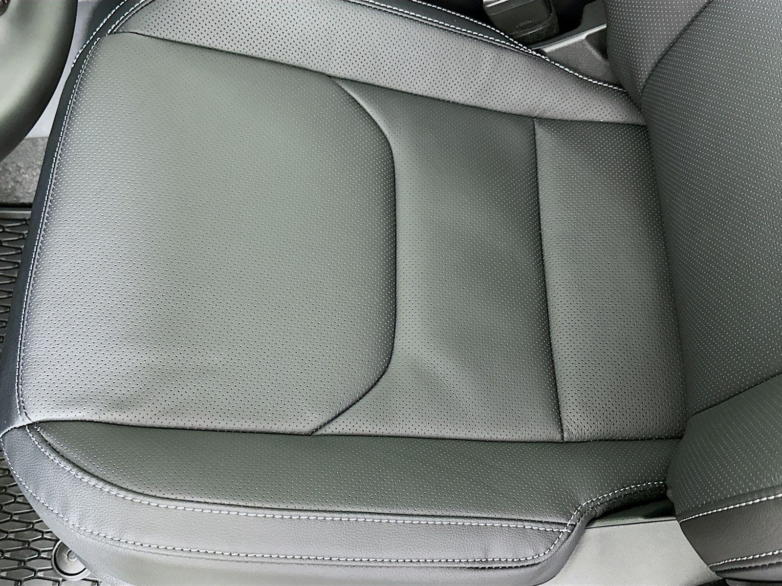 New 2026 Machine Gray Metallic Mazda 2.5 S Premium AWD image 20