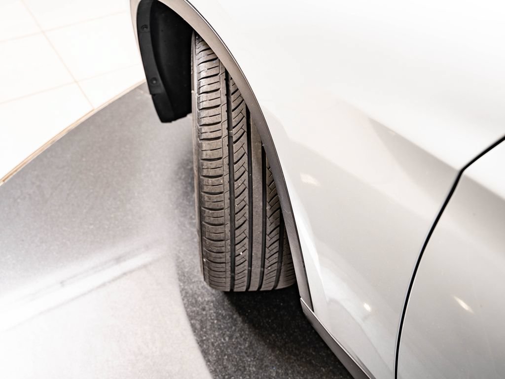 Used 2015 Glacier Silver Metallic BMW xDrive28i image 50