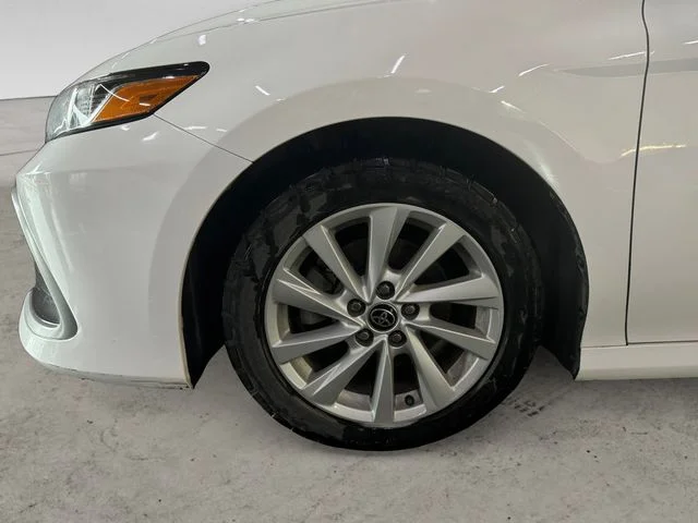 Used 2022 White Toyota LE image 8