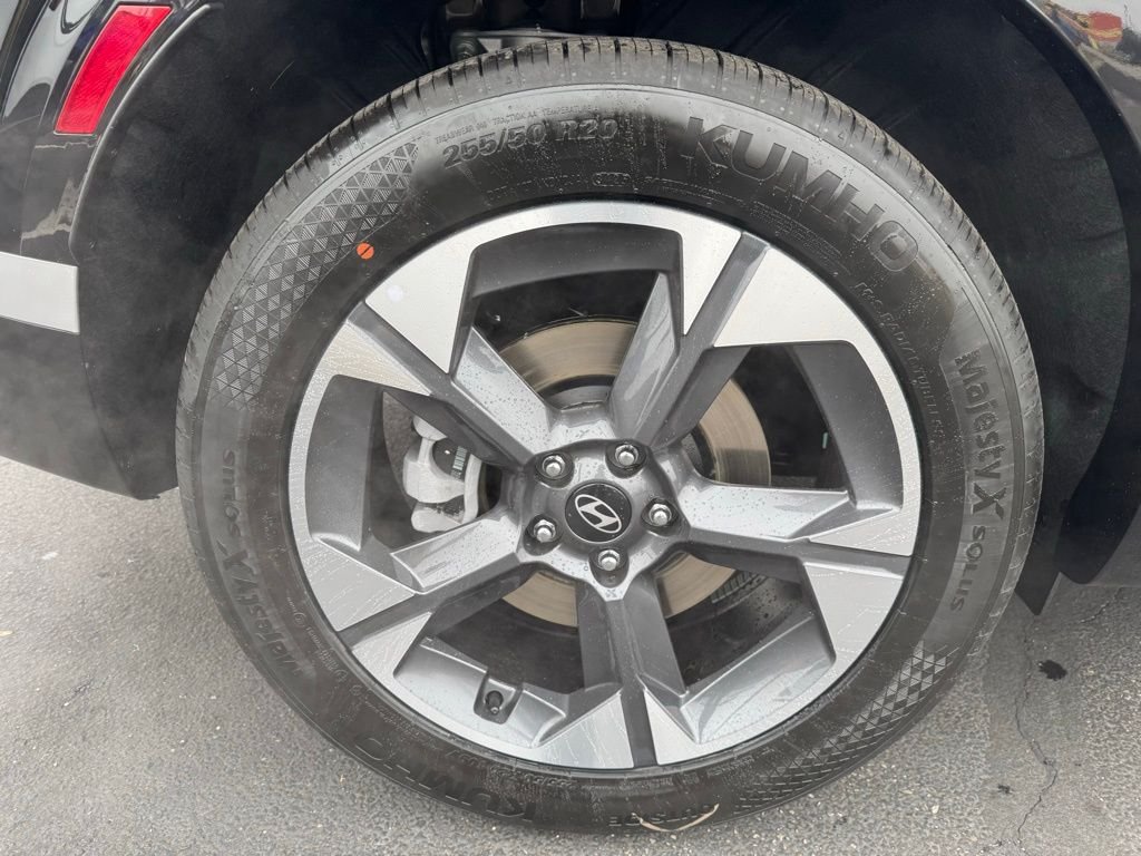 New 2026 Abyss Black Hyundai Limited AWD image 9