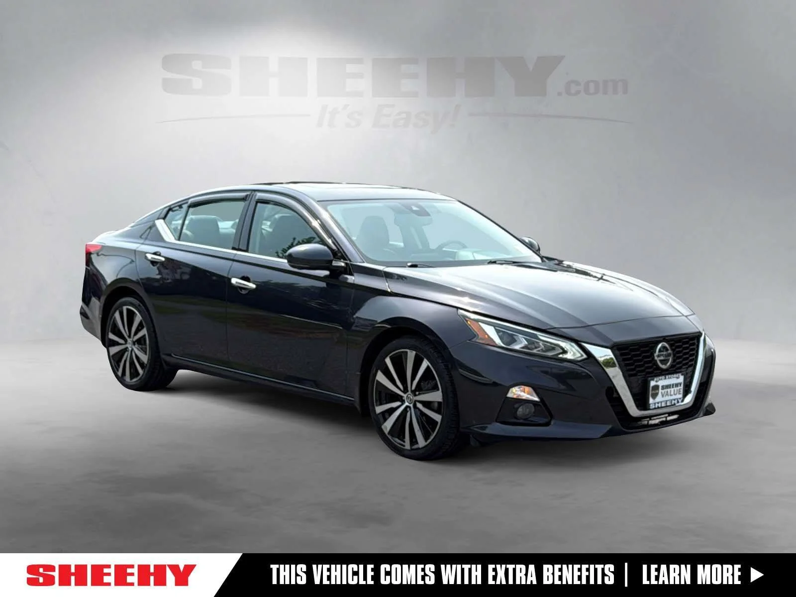 Used 2019 Storm Blue Metallic Nissan 2.5 Platinum image 1