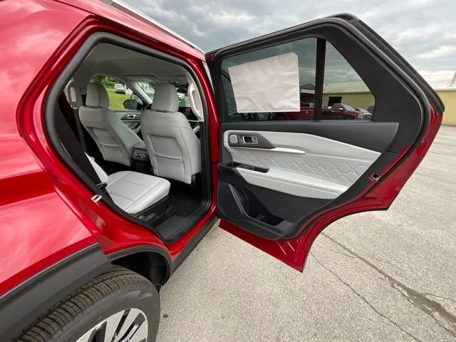 New 2026 Rapid Red Metallic Tinted Clearcoat Ford Platinum™ image 25