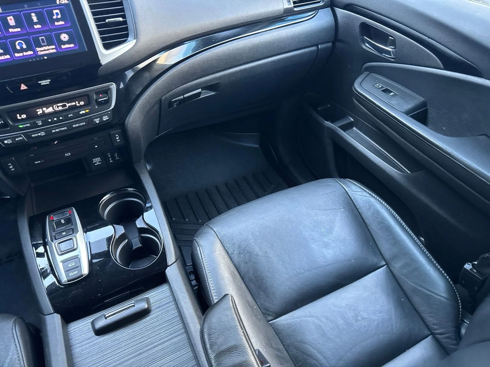 Used 2017 White Diamond Pearl Honda Touring image 34