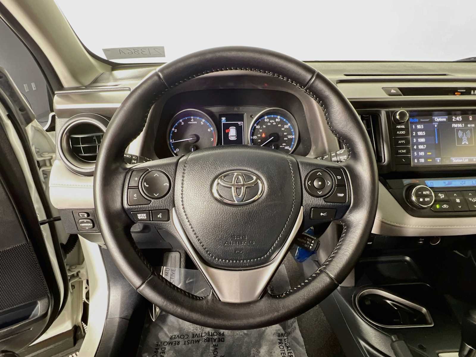 Used 2017 Super White Toyota XLE image 11