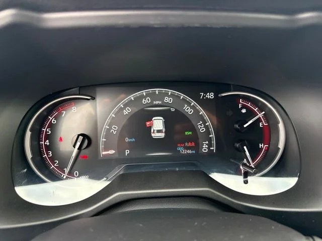 Used 2025 Beige Toyota XLE Premium image 25