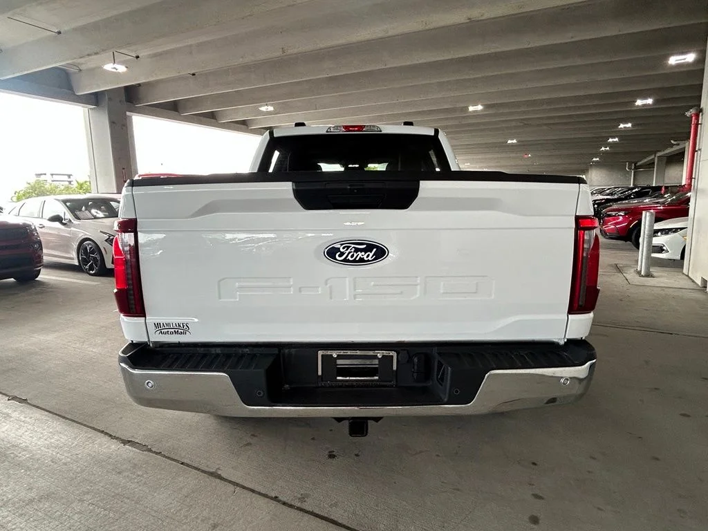 Used 2025 Oxford White Ford XLT image 4