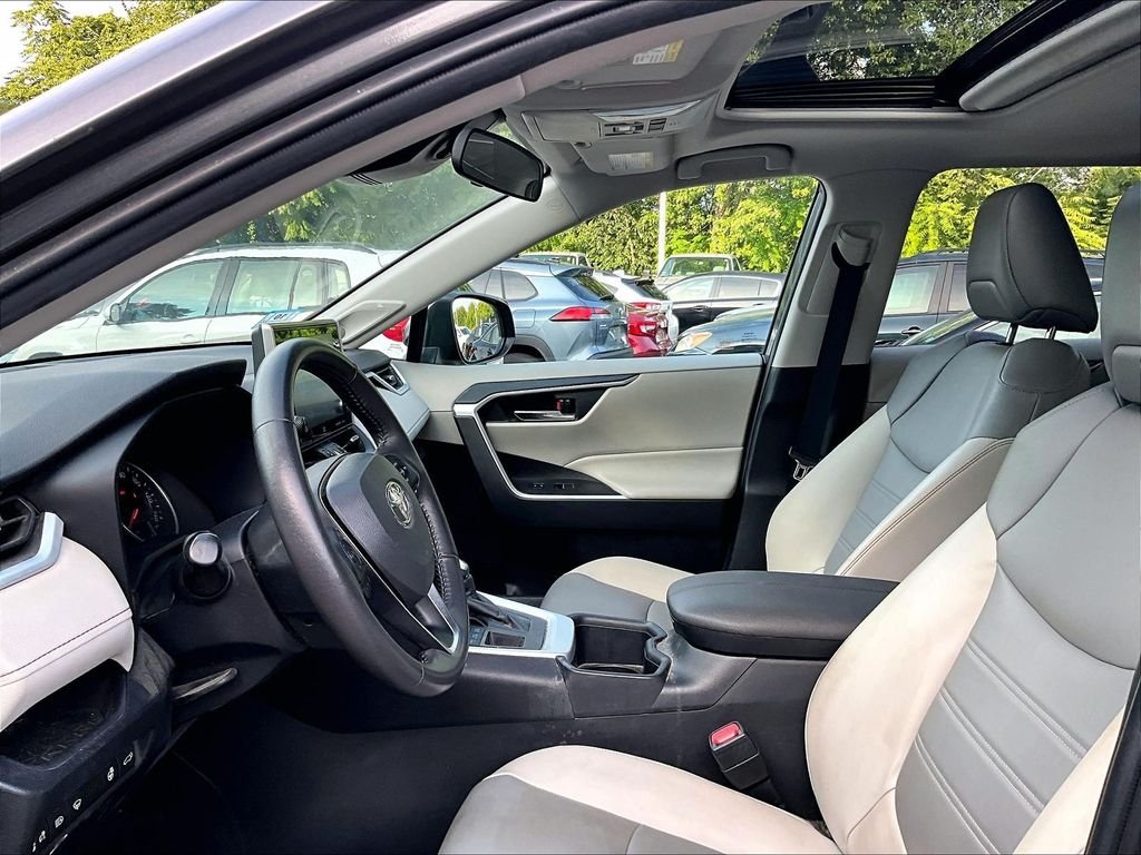 Used 2022 Gray Toyota XLE Premium image 4