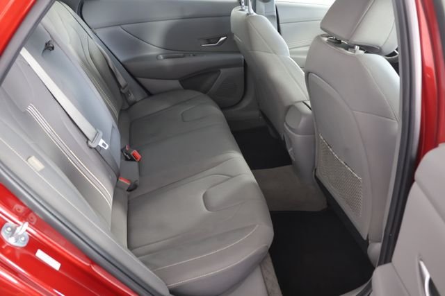 Used 2025 Red Hyundai SEL Convenience image 23