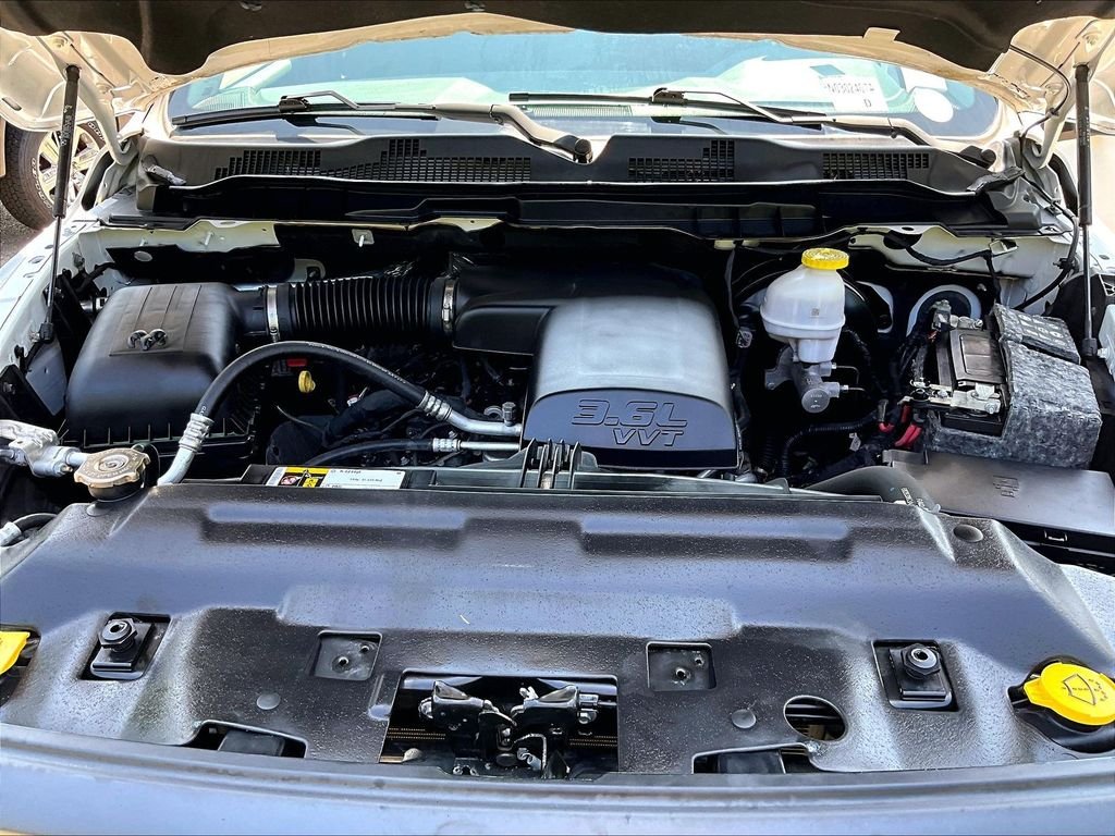 Used 2020 White Ram Warlock image 27