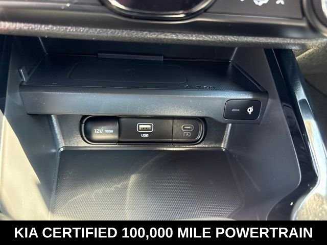 Used 2025 White Kia S image 18