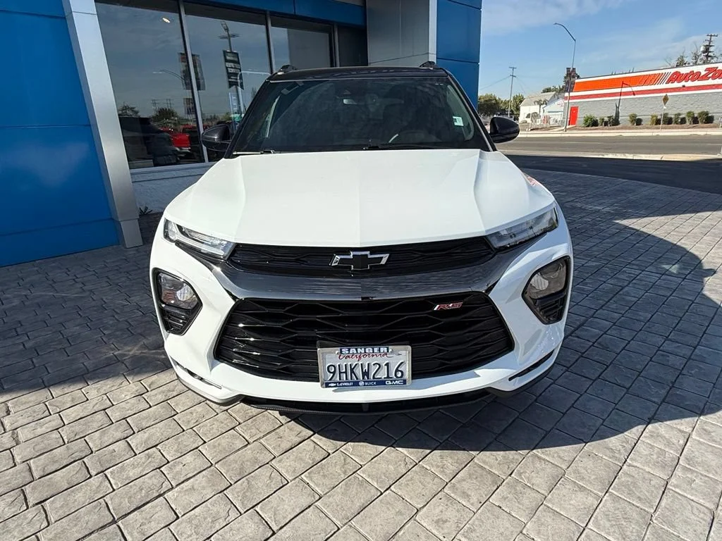 Used 2023 SUMMIT WHITE Chevrolet RS image 3