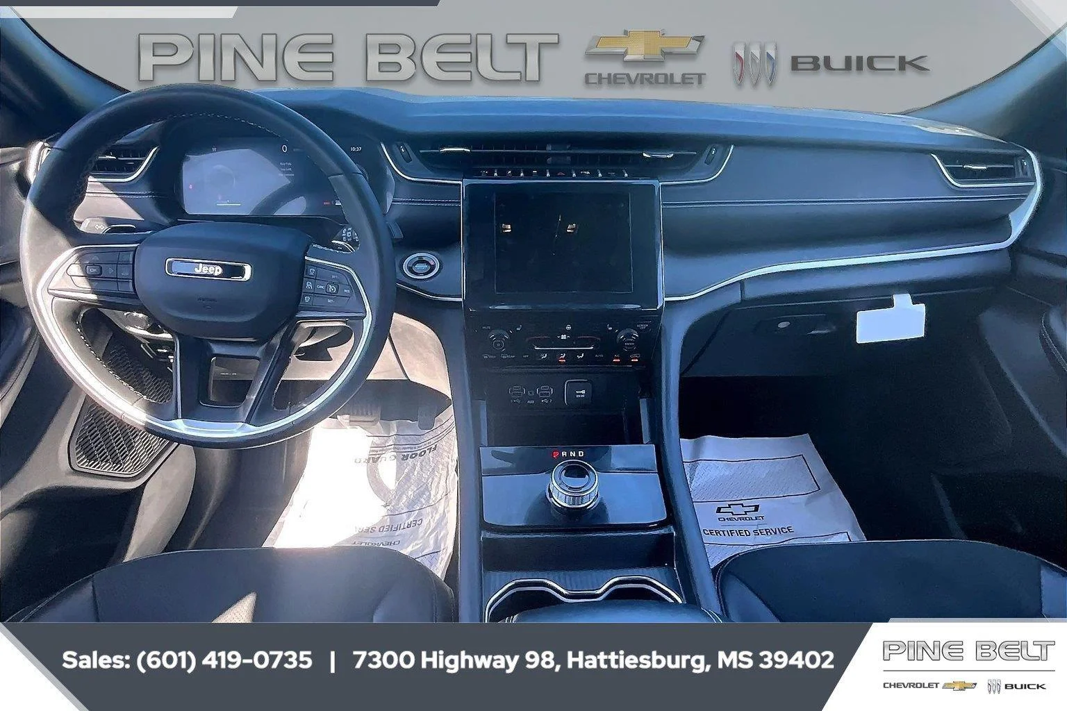 Used 2025 Diamond Black Crystal Pearlcoat Jeep Altitude image 13
