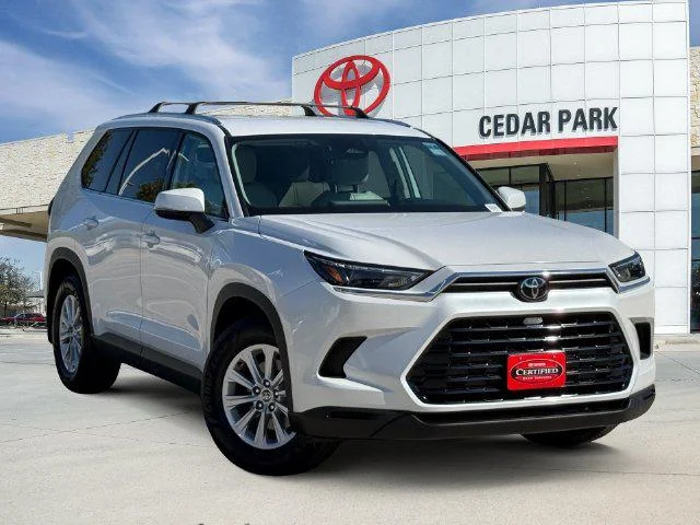 Certified Used 2024 WIND CHILL PEARL Toyota XLE image 31