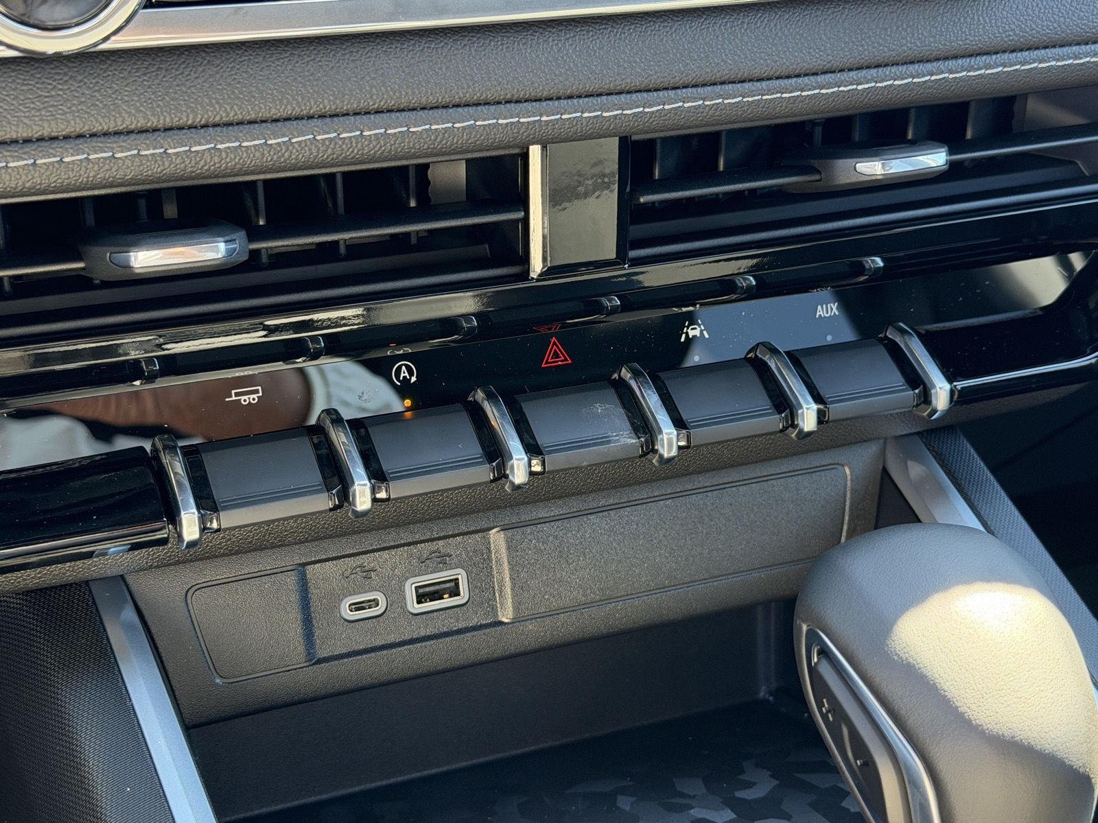 2026 Chevrolet Colorado LT - Photo 16