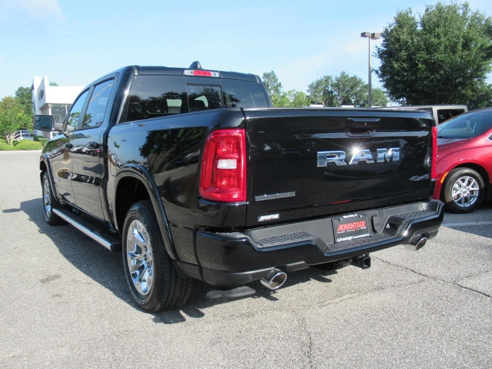 New 2026 Diamond Black Crystal Pearlcoat RAM Big Horn/Lone Star image 5