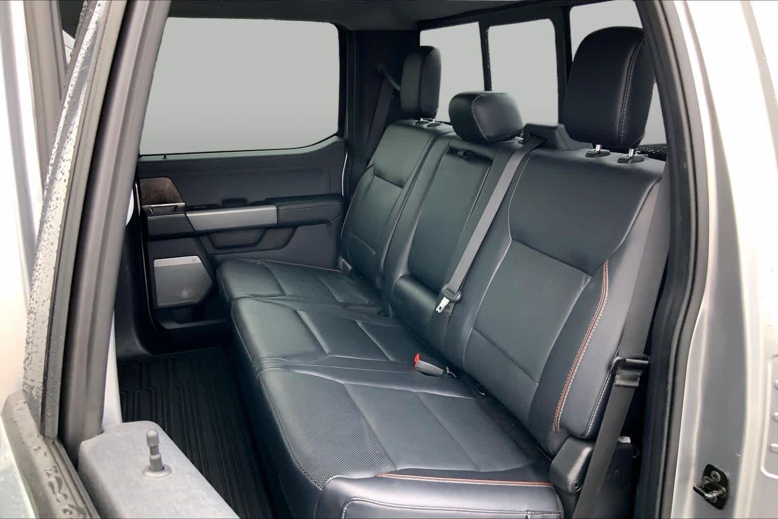 Used 2024 Iconic Silver Metallic Ford LARIAT image 19