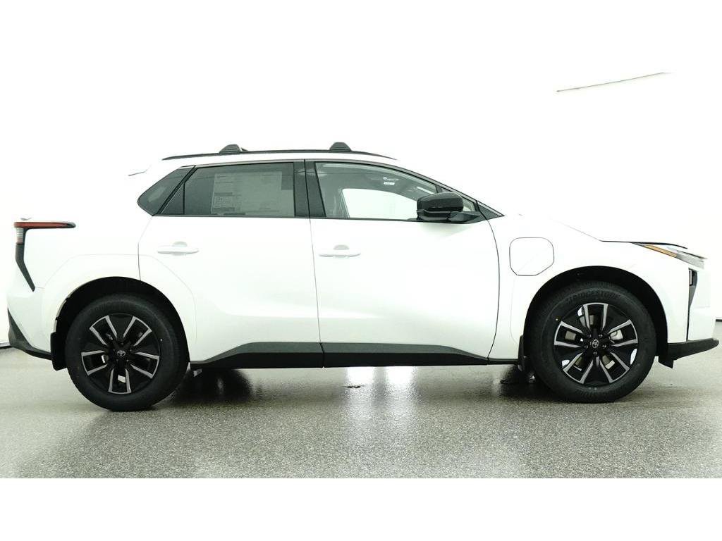 New 2026 Wind Chill Pearl Toyota XLE image 27