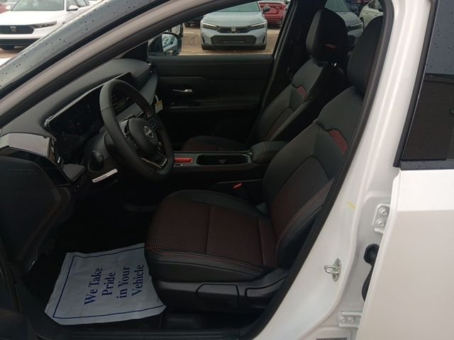 New 2026 Aspen White TriCoat / Super Black Two-tone Nissan SR image 26