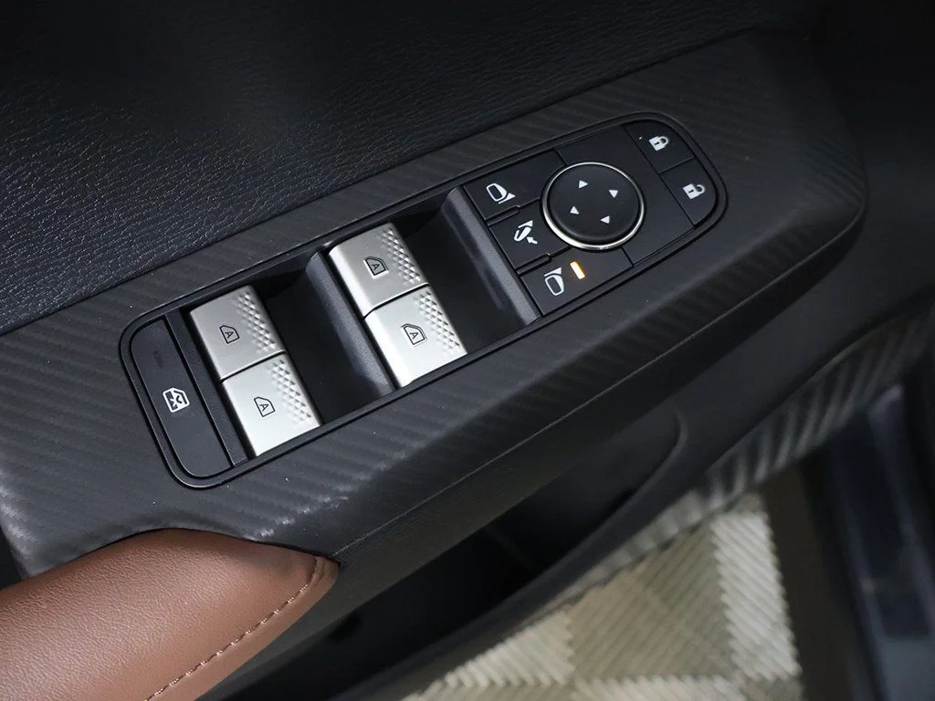 2025 Mitsubishi Outlander SEL - Photo 41
