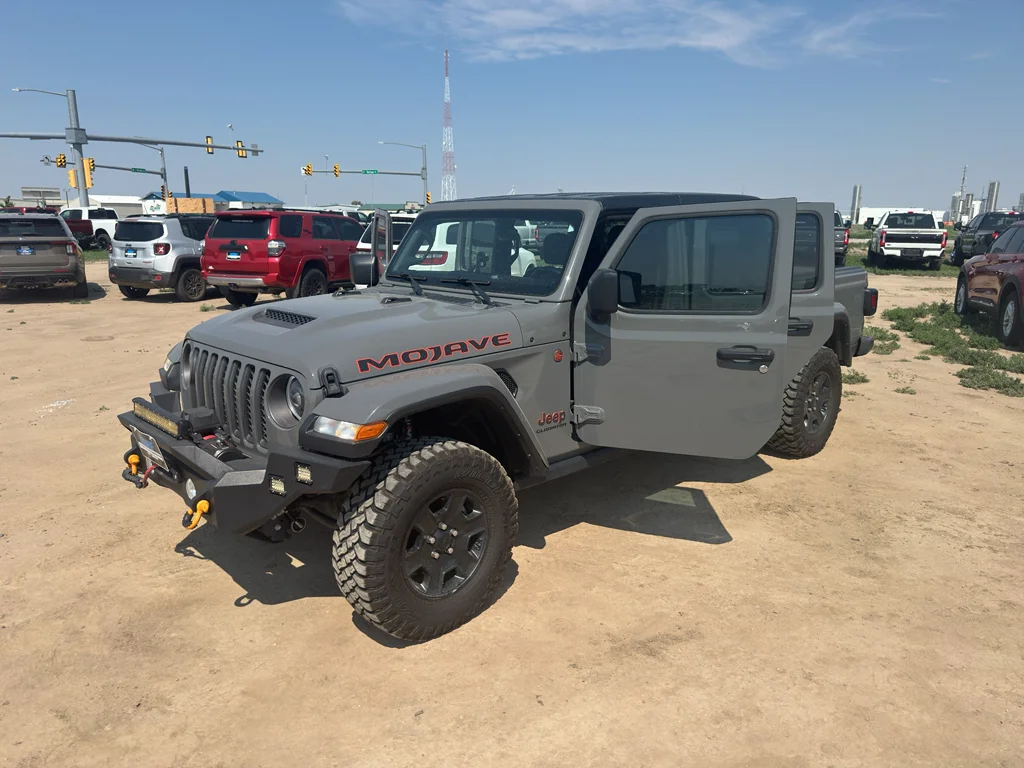Used 2022 Sting-Gray Clearcoat Jeep Mojave image 21