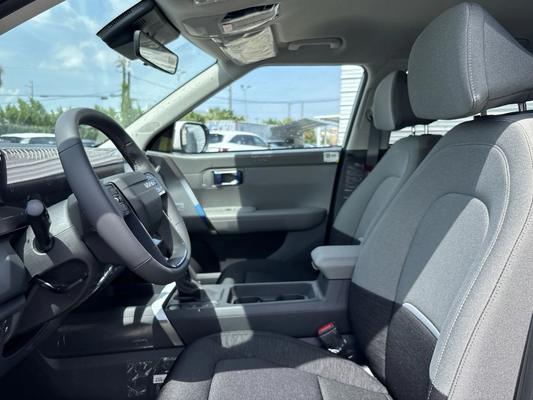 New 2027 Snow White Pearl Kia LX image 15