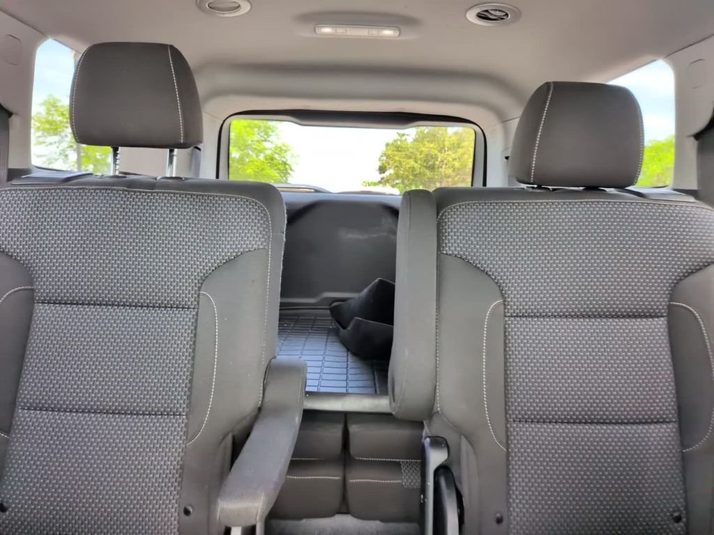 Used 2020 Black GMC SLE image 28