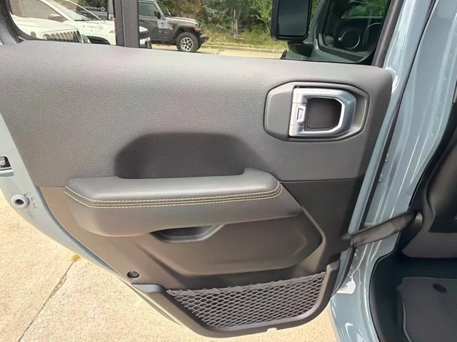 New 2026 Anvil Clear-Coat Exterior Paint Jeep Sahara image 12