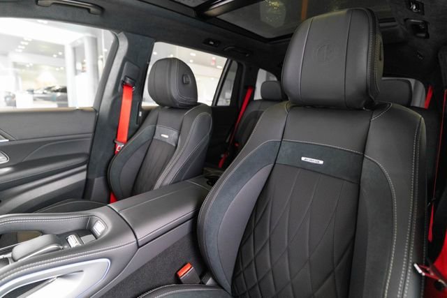New 2026 MANUFAKTUR Moonlight White Metallic Mercedes-Benz GLS 63 AMG® image 46