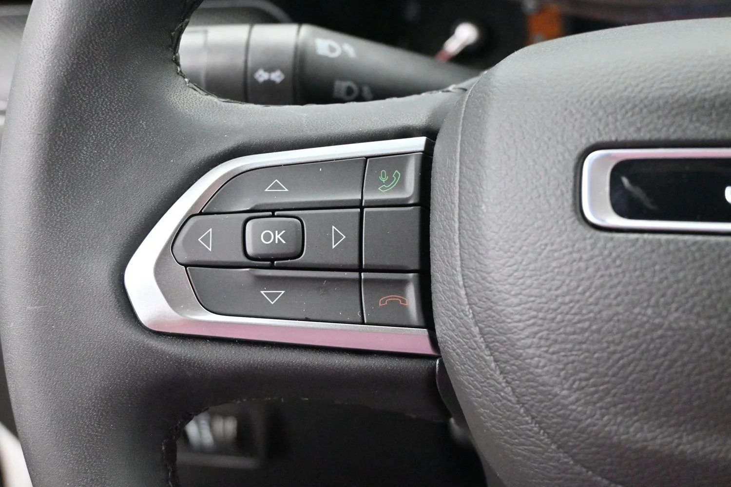 Used 2023 Bright White Clearcoat Jeep Altitude image 16