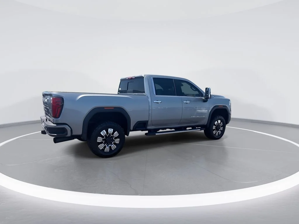 Used 2024 Silver GMC Denali image 8