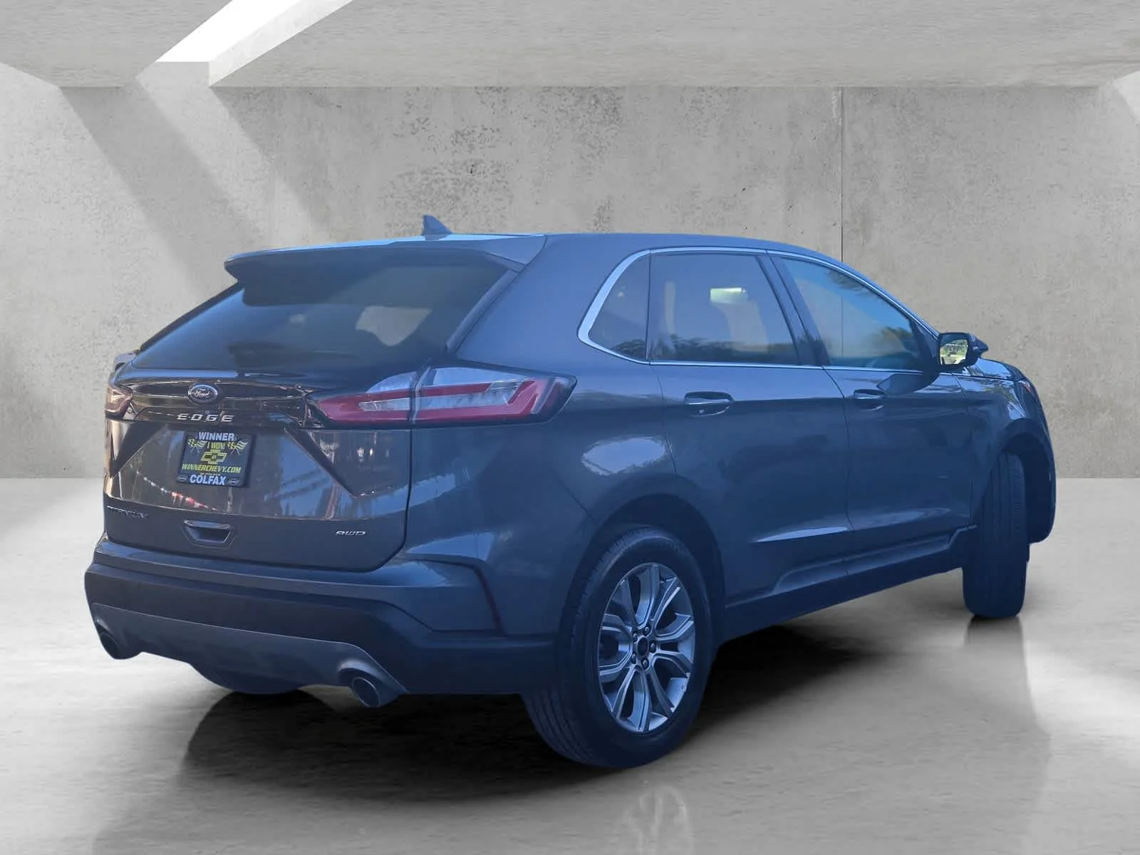 Used 2024  Ford Titanium image 4