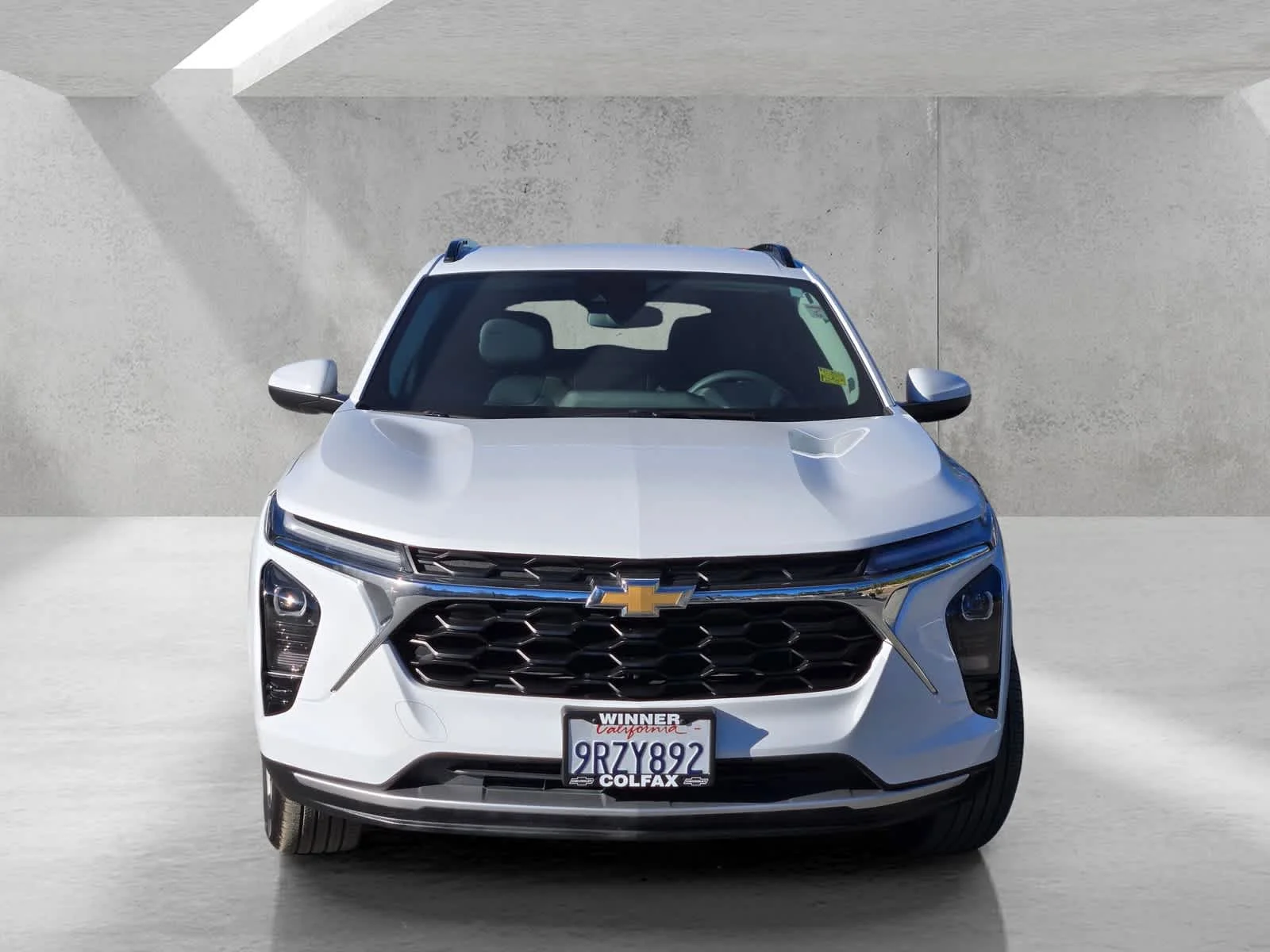 Used 2025 Summit White Chevrolet LT image 2